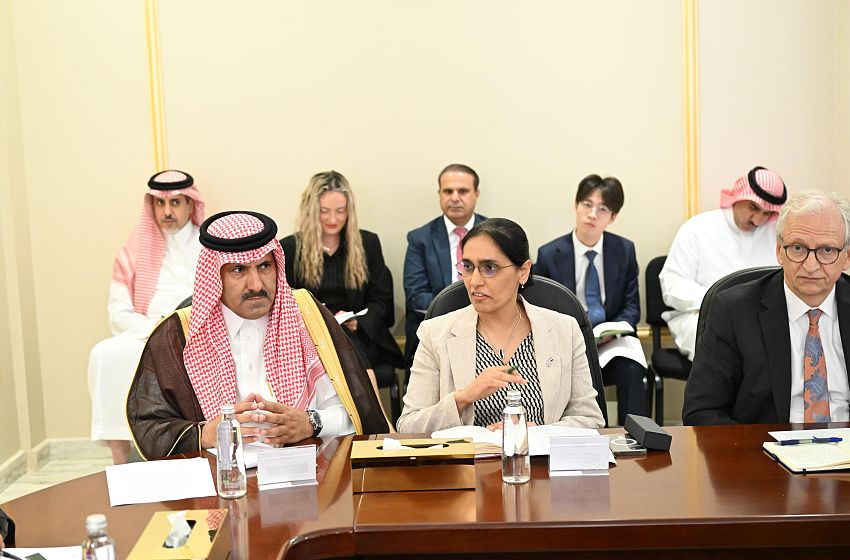 العليمي: التساهل الدولي غذّى الإرهاب الحوثي وعلى العالم ألا يساوِي بين الدولة والميليشيا - العليمي: التساهل الدولي غذّى الإرهاب الحوثي وعلى العالم ألا يساوِي بين الدولة والميليشيا -