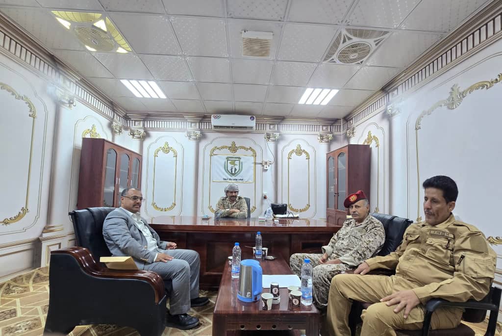 العميد السعدي يبحث مع القاضيين العولقي والكندحي تعزيز العمل القضائي والانضباط بقوات دفاع شبوة - العميد السعدي يبحث مع القاضيين العولقي والكندحي تعزيز العمل القضائي والانضباط بقوات دفاع شبوة -