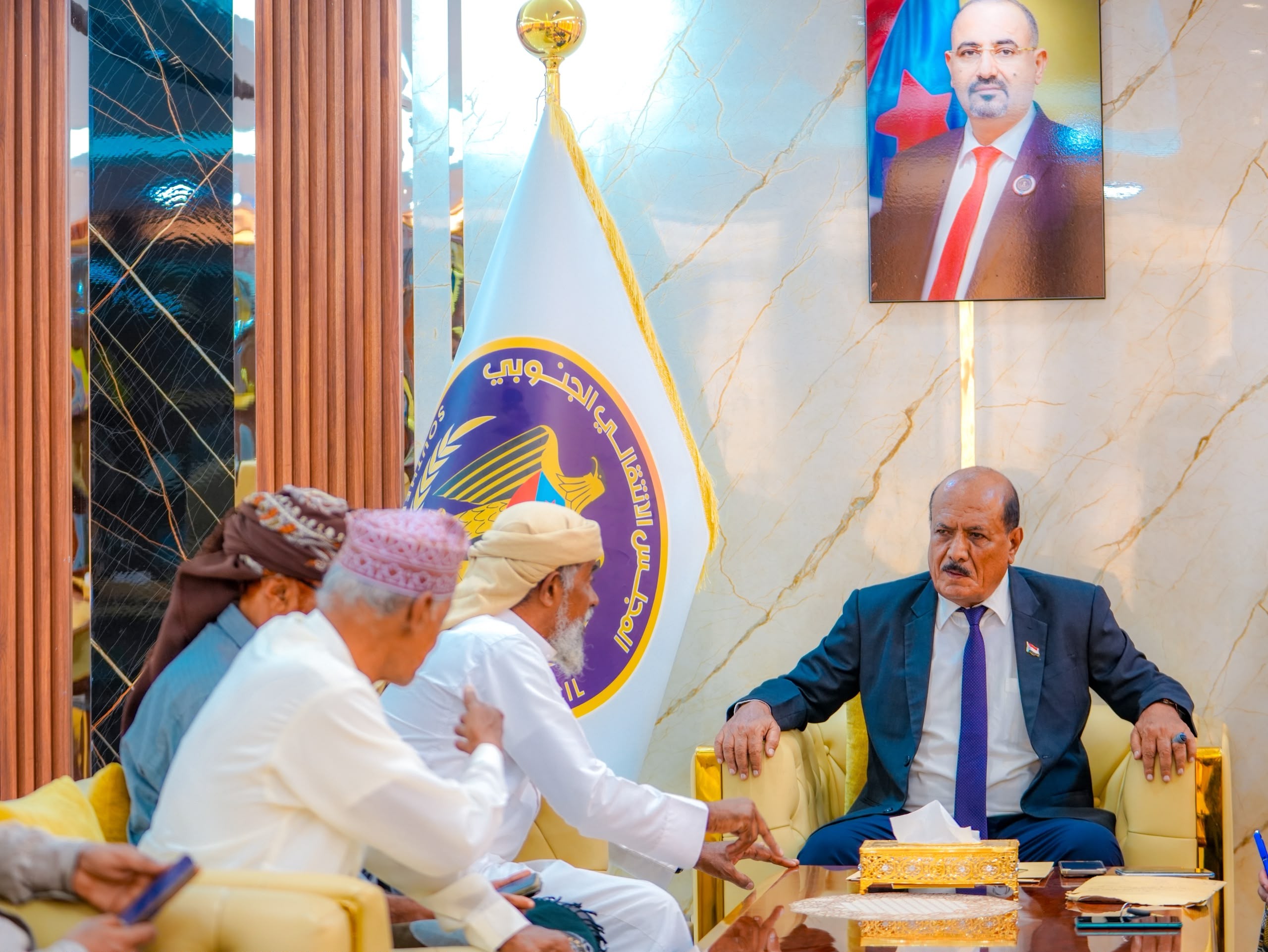 هرهرة يلتقي قيادة الاتحاد العام لقبائل الجنوب العربي ويؤكد أهمية التمسك بمدنية وحضارية العمل القبلي ويدين انتهاكات وادي حضرموت هرهرة يلتقي قيادة الاتحاد العام لقبائل الجنوب العربي ويؤكد أهمية التمسك بمدنية وحضارية العمل القبلي ويدين انتهاكات وادي حضرموت