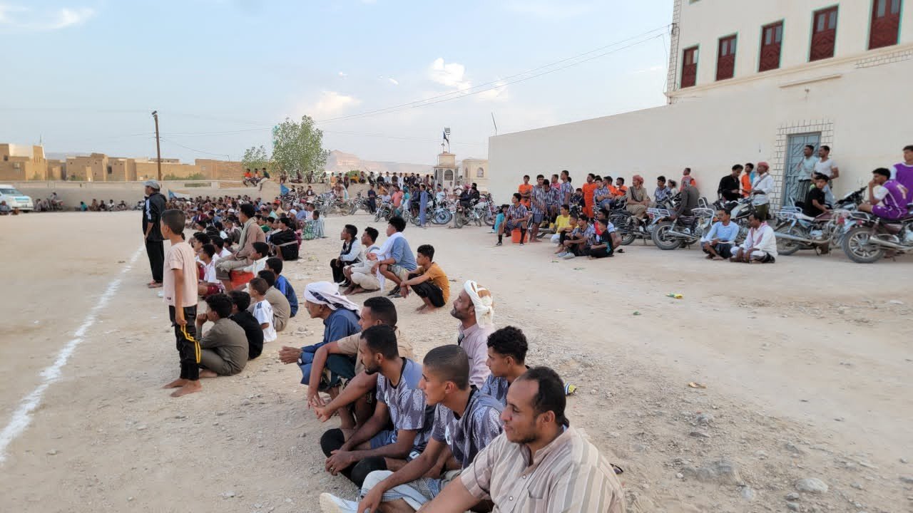 برعاية انتقالي سيئون.. انطلاق منافسات دوري الذكرى الـ 14 للشهيد عاطف بن عبيدالله برعاية انتقالي سيئون.. انطلاق منافسات دوري الذكرى الـ 14 للشهيد عاطف بن عبيدالله