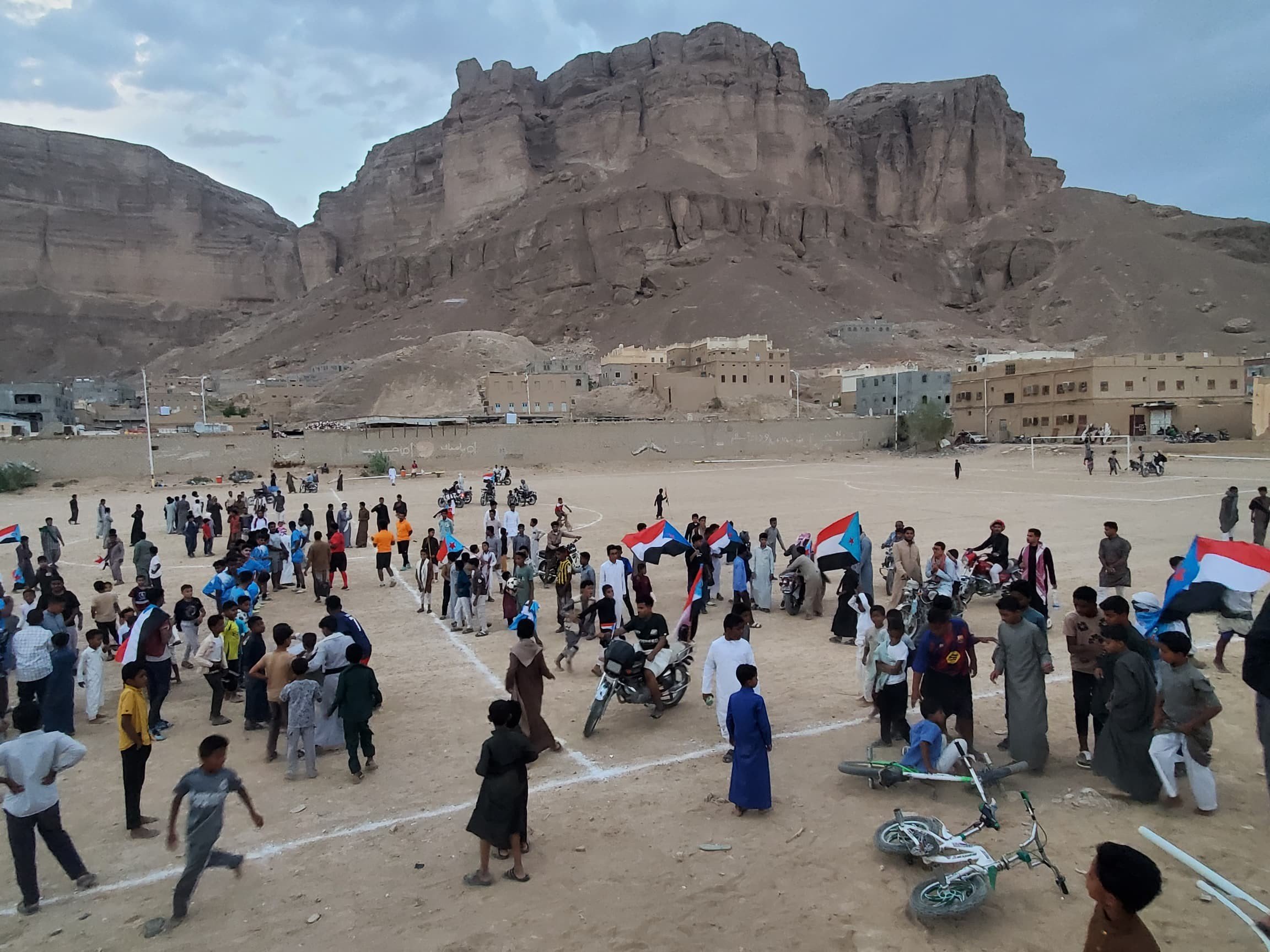 بتنظيم انتقالي حورة ووادي العين.. فريق السفير بحورة يتوج بكأس "الثبات والصمود" بتنظيم انتقالي حورة ووادي العين.. فريق السفير بحورة يتوج بكأس "الثبات والصمود"