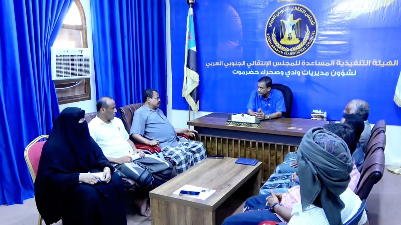 التميمي يلتقي رئيس تحالف "عماد" للعمال والفلاحين والكادحين والصيادين التميمي يلتقي رئيس تحالف "عماد" للعمال والفلاحين والكادحين والصيادين