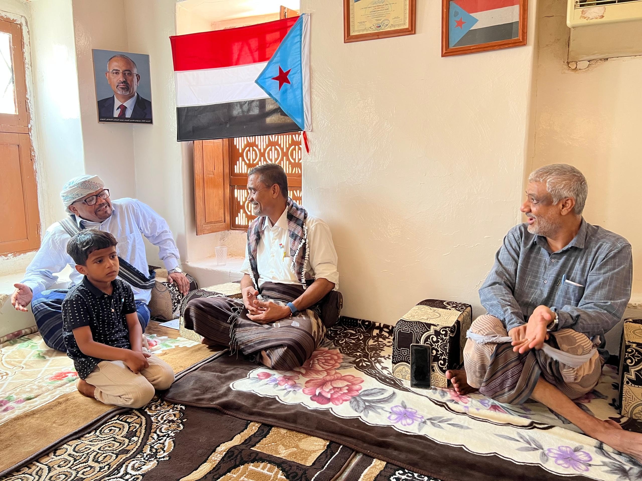 التميمي يطمئن على صحة الشيخ عبدالله الحضرمي ويشيد بأدواره النضالية التميمي يطمئن على صحة الشيخ عبدالله الحضرمي ويشيد بأدواره النضالية
