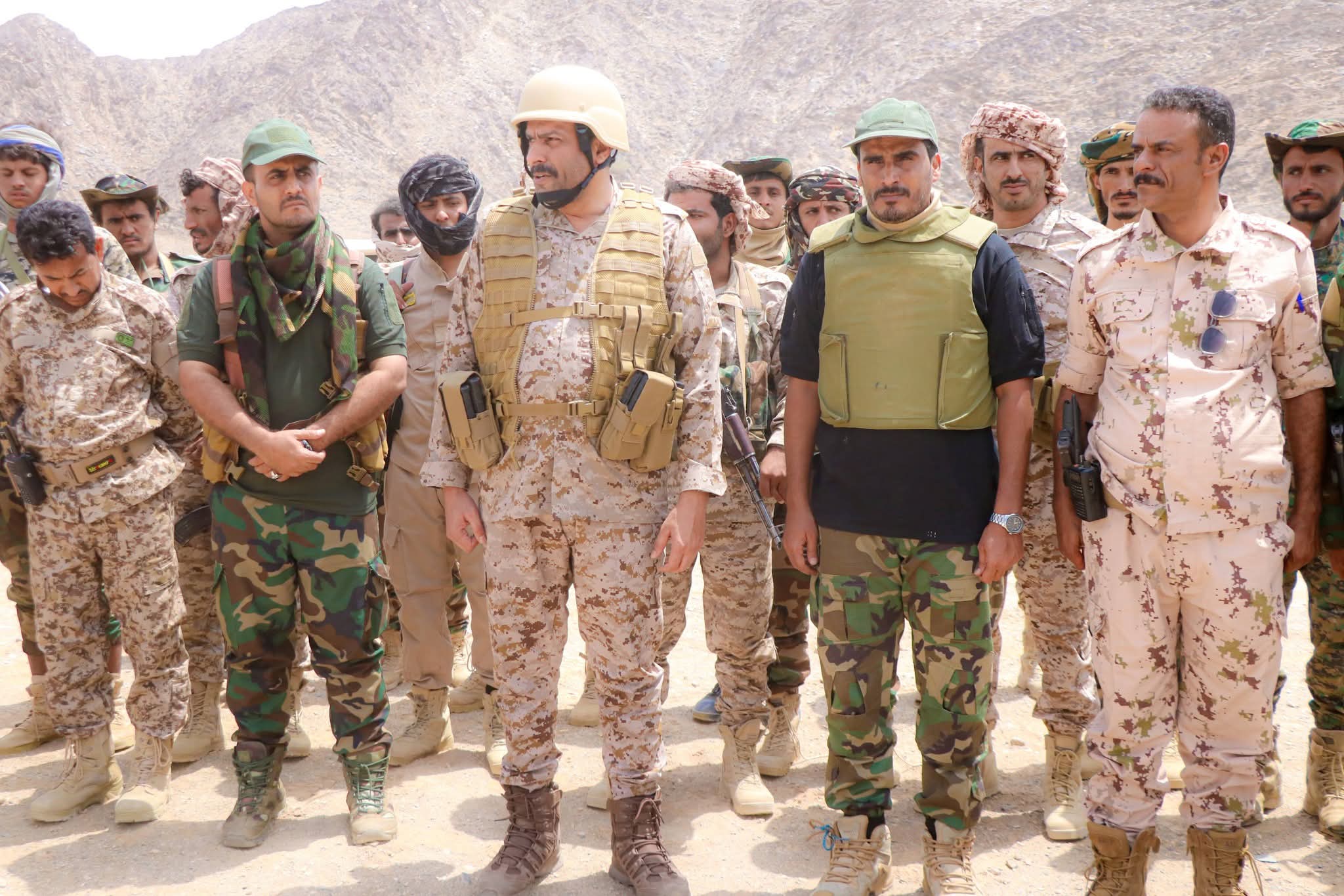 القائد الجديد لقوات دفاع شبوة يتفقد جبهة مرخة ويشدد على رفع الجاهزية القتالية - القائد الجديد لقوات دفاع شبوة يتفقد جبهة مرخة ويشدد على رفع الجاهزية القتالية -