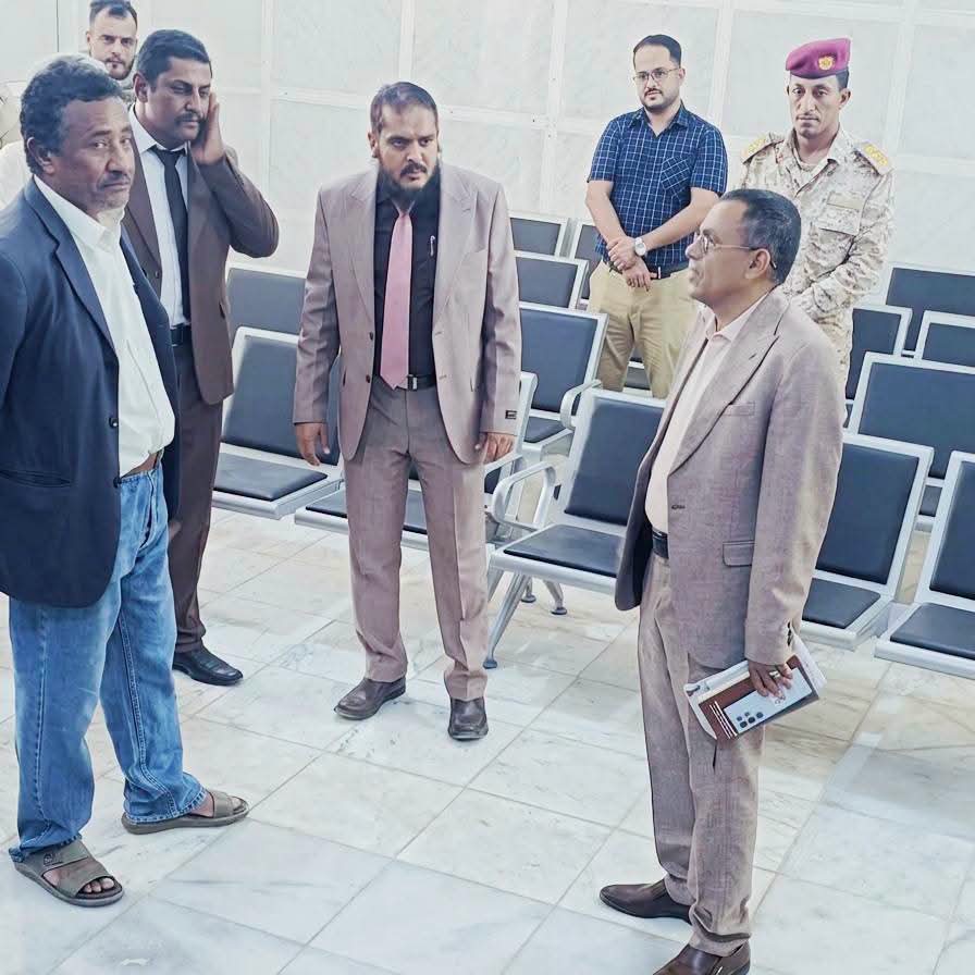 قائد المنطقة العسكرية الثانية يستقبل نائب مدير دائرة القضاء العسكري بوزارة الدفاع خلال زيارته التفقدية للمحكمة والنيابة العسكرية بالمنطقة قائد المنطقة العسكرية الثانية يستقبل نائب مدير دائرة القضاء العسكري بوزارة الدفاع خلال زيارته التفقدية للمحكمة والنيابة العسكرية بالمنطقة