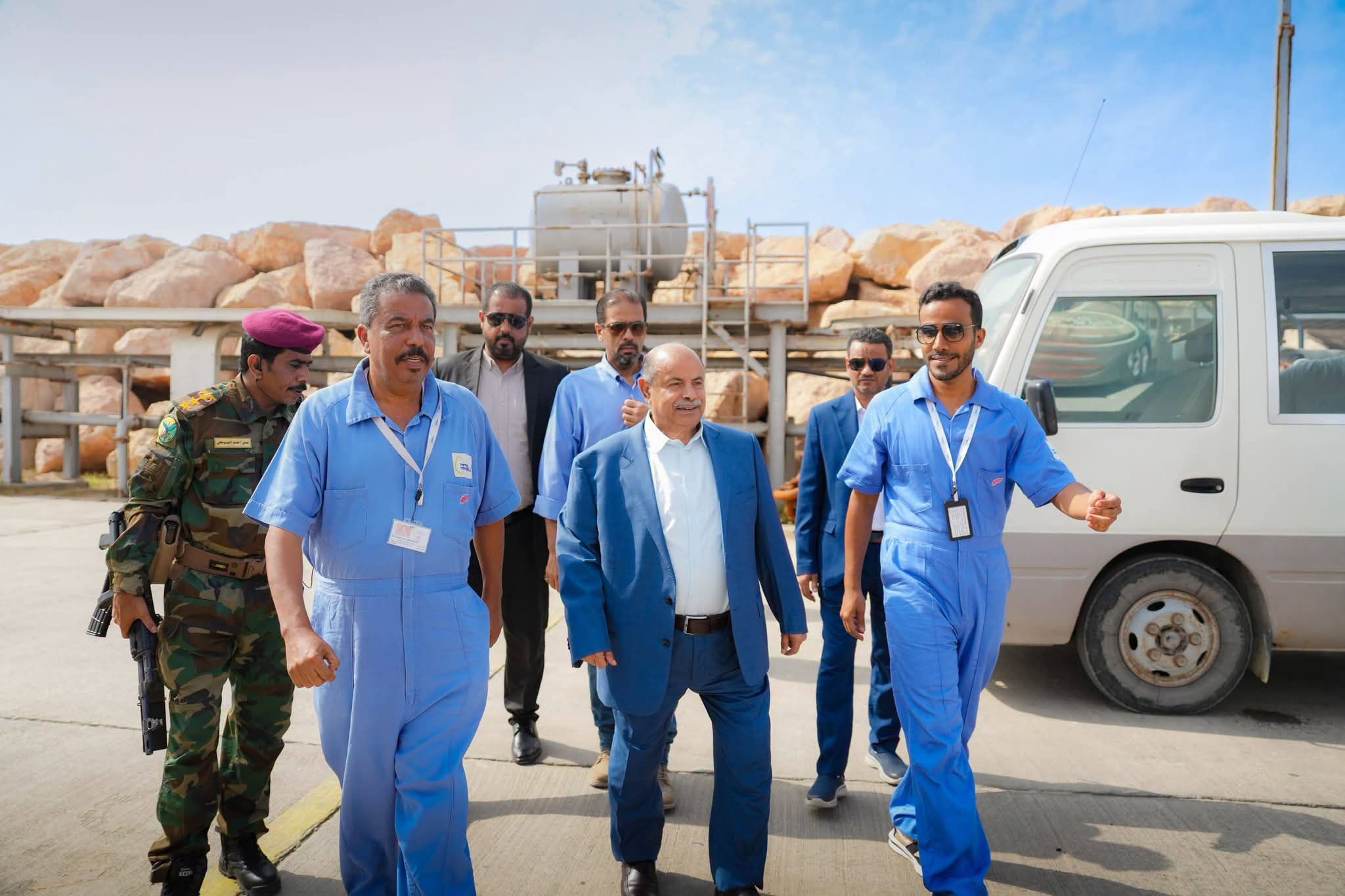 الخنبشي يتفقد ميناء الضبة النفطي ويشدد على تعزيز حماية المنشآت النفطية ورفع جاهزيتها - الخنبشي يتفقد ميناء الضبة النفطي ويشدد على تعزيز حماية المنشآت النفطية ورفع جاهزيتها -