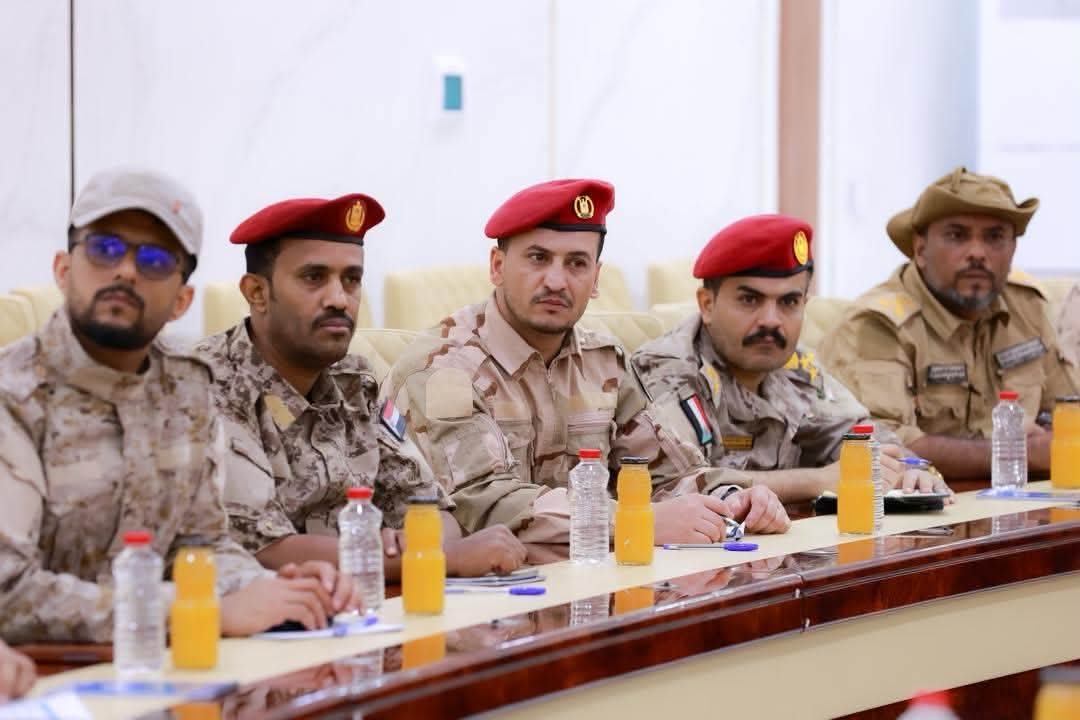 المحرّمي يطّلع على الأوضاع العسكرية في مسرح عمليات محور المشاة والإسناد الأول، ويوجه برفع الجاهزية - المحرّمي يطّلع على الأوضاع العسكرية في مسرح عمليات محور المشاة والإسناد الأول، ويوجه برفع الجاهزية -
