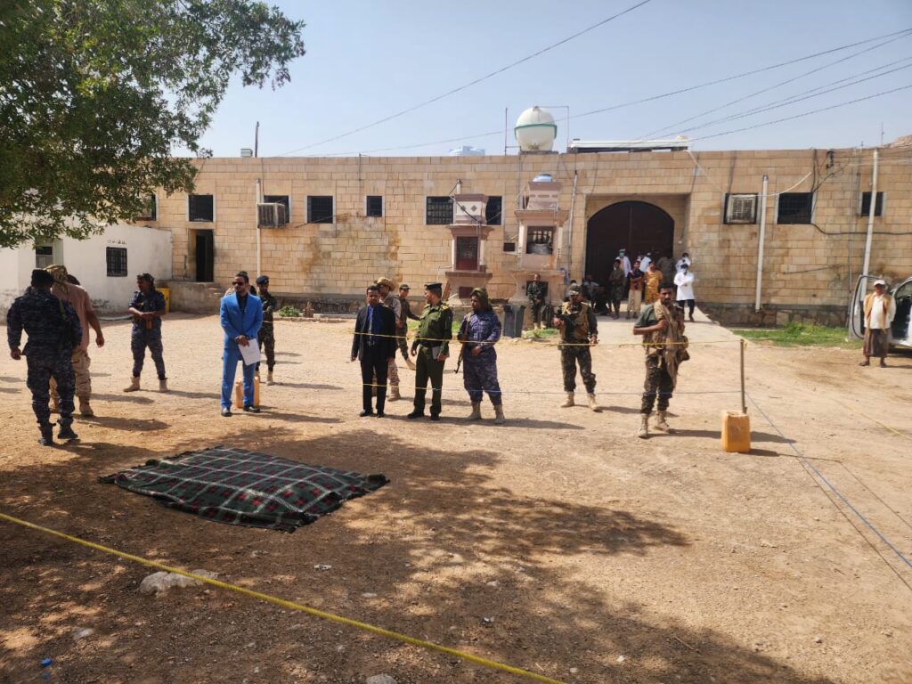 شرطة حضرموت الوادي والصحراء والنيابة العامة تنفذان حكم قصاص بالاعدام في المحكوم عليه عبده احمد هادي جراد شرطة حضرموت الوادي والصحراء والنيابة العامة تنفذان حكم قصاص بالاعدام في المحكوم عليه عبده احمد هادي جراد