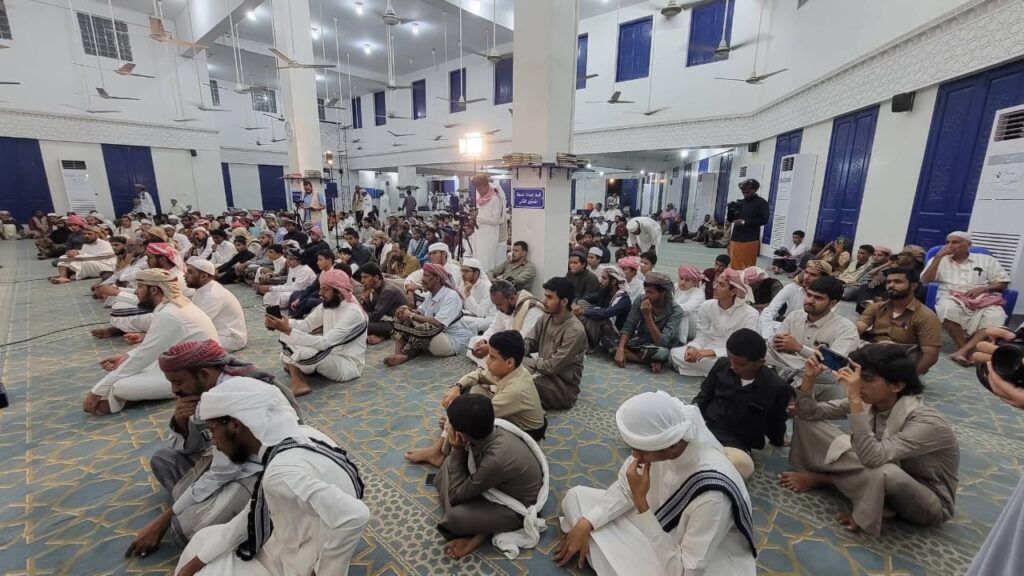 المكلا تحتفي بتخريج وتكريم 167 حافظاً ومجازاً وداعية برعاية عضو مجلس القيادة الرئاسي ووزير الأوقاف المكلا تحتفي بتخريج وتكريم 167 حافظاً ومجازاً وداعية برعاية عضو مجلس القيادة الرئاسي ووزير الأوقاف