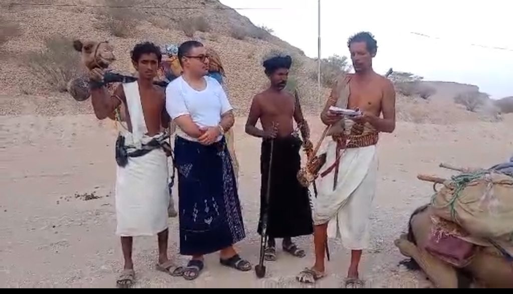 الرحالة سالم الدقيل يصل إلى وادي بن علي ويتوجه إلى مدينة شبام في رحلة لتوثيق مسارات القوافل التاريخية الرحالة سالم الدقيل يصل إلى وادي بن علي ويتوجه إلى مدينة شبام في رحلة لتوثيق مسارات القوافل التاريخية