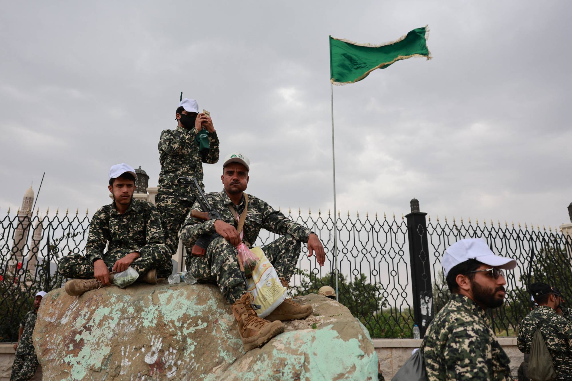 سخط من الداخل الحوثي يربك تماسك الجماعة - سخط من الداخل الحوثي يربك تماسك الجماعة -