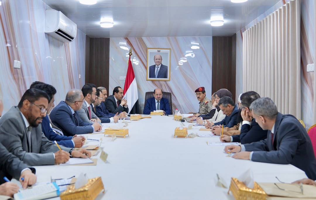 صحيفة سعودية: الحكومة اليمنية تتجه لتجاوز صدمة خسارة الساحل الغربي - صحيفة سعودية: الحكومة اليمنية تتجه لتجاوز صدمة خسارة الساحل الغربي -