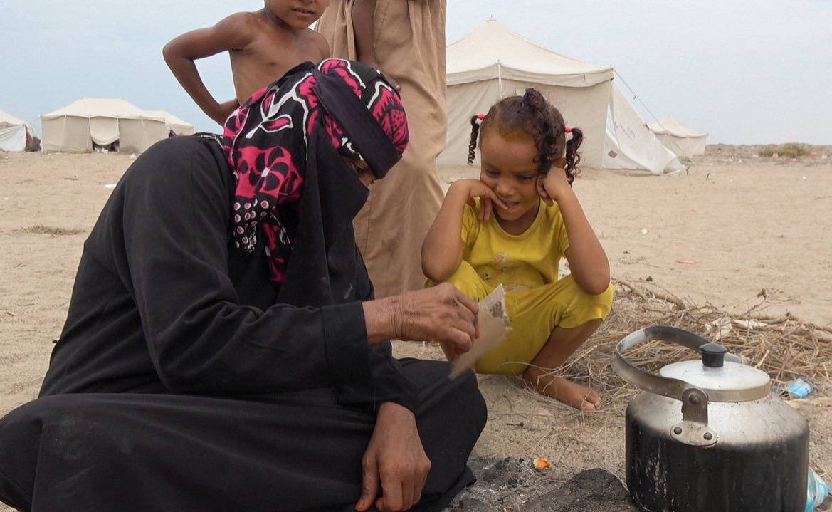 تحذيرات من تفشي الكوليرا بين الفارّين من الهجمات الحوثية - تحذيرات من تفشي الكوليرا بين الفارّين من الهجمات الحوثية -