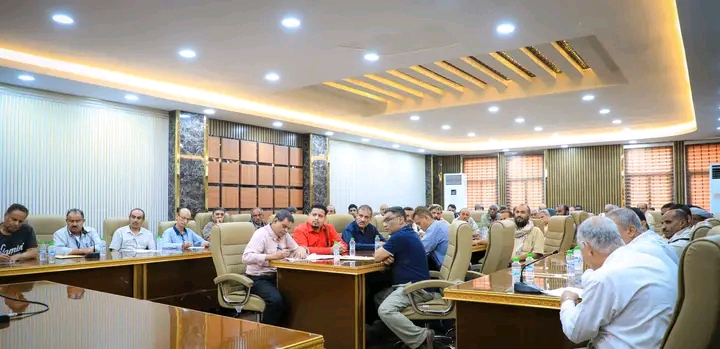 محافظ عدن يضع اللجان المجتمعية أمام مسؤولياتها في حفظ الأمن والسكينة - محافظ عدن يضع اللجان المجتمعية أمام مسؤولياتها في حفظ الأمن والسكينة -