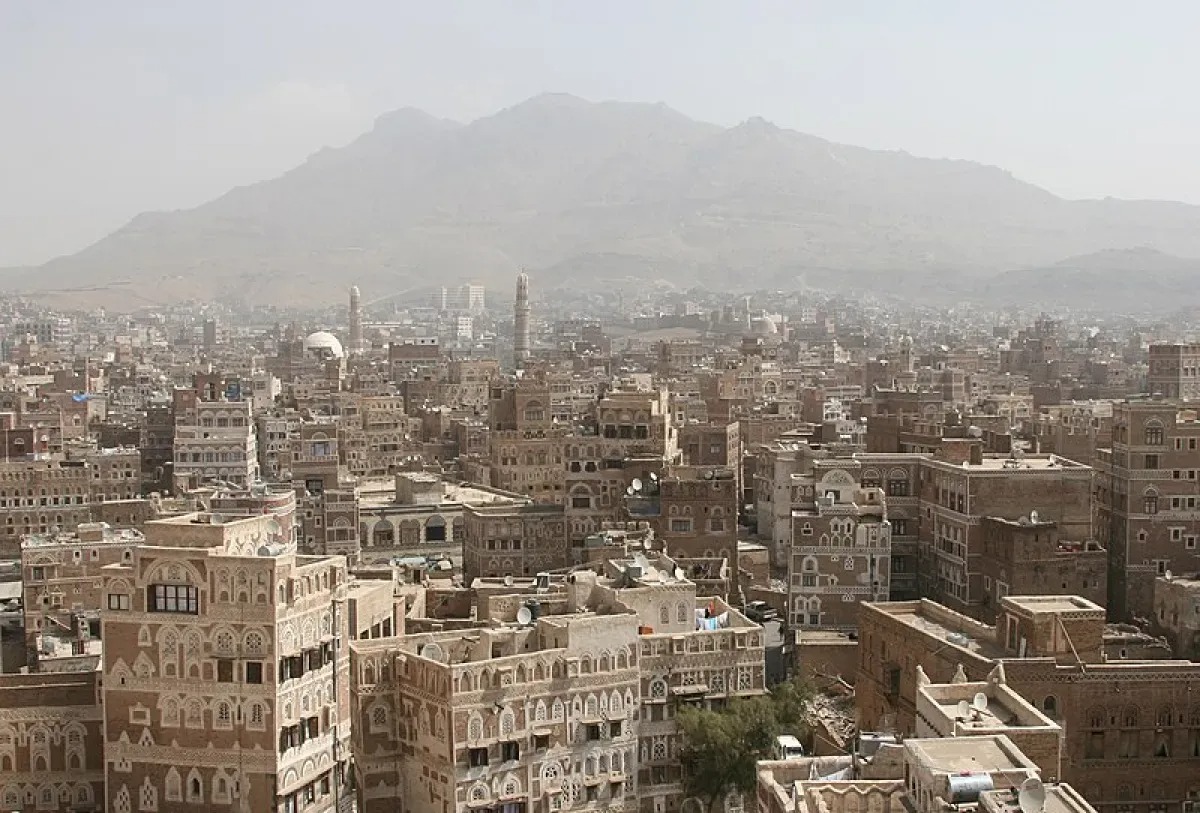 انفجـ,ـار يستهدف مركز شرطة في صنعاء ومقـ,ـتل وإصـ,ـابة عدد من الأشخاص - انفجـ,ـار يستهدف مركز شرطة في صنعاء ومقـ,ـتل وإصـ,ـابة عدد من الأشخاص -