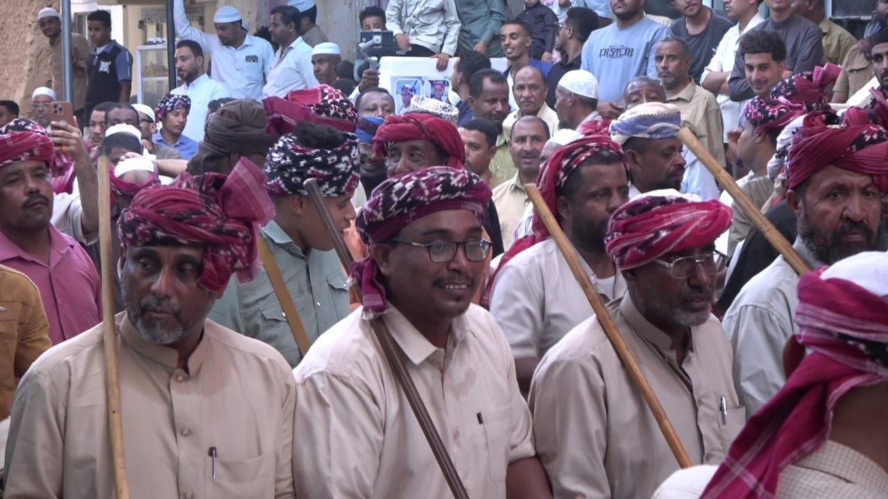 انتقالي وادي وصحراء حضرموت يشارك في فعاليات المطلع السنوي بحافة السوق في تريم انتقالي وادي وصحراء حضرموت يشارك في فعاليات المطلع السنوي بحافة السوق في تريم