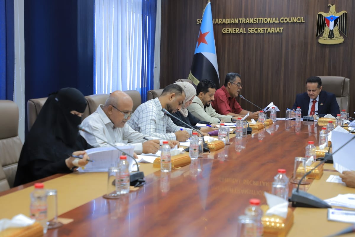 الأمانة العامة تشدد على أهمية تنظيم النزوح وترفض عسكرة الحياة في الجنوب الأمانة العامة تشدد على أهمية تنظيم النزوح وترفض عسكرة الحياة في الجنوب