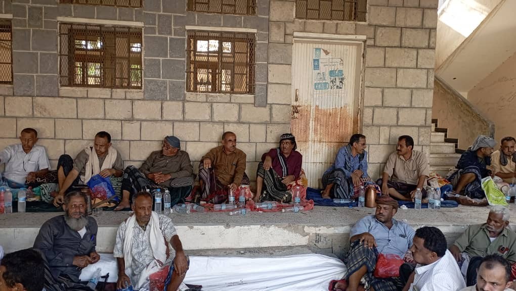 وفد من الجمعية الوطنية يؤدي واجب العزاء لرئيس تنفيذية انتقالي طور الباحة باستشهاد نجله البطل أصيل الصماتي بجبهة كهبوب وفد من الجمعية الوطنية يؤدي واجب العزاء لرئيس تنفيذية انتقالي طور الباحة باستشهاد نجله البطل أصيل الصماتي بجبهة كهبوب