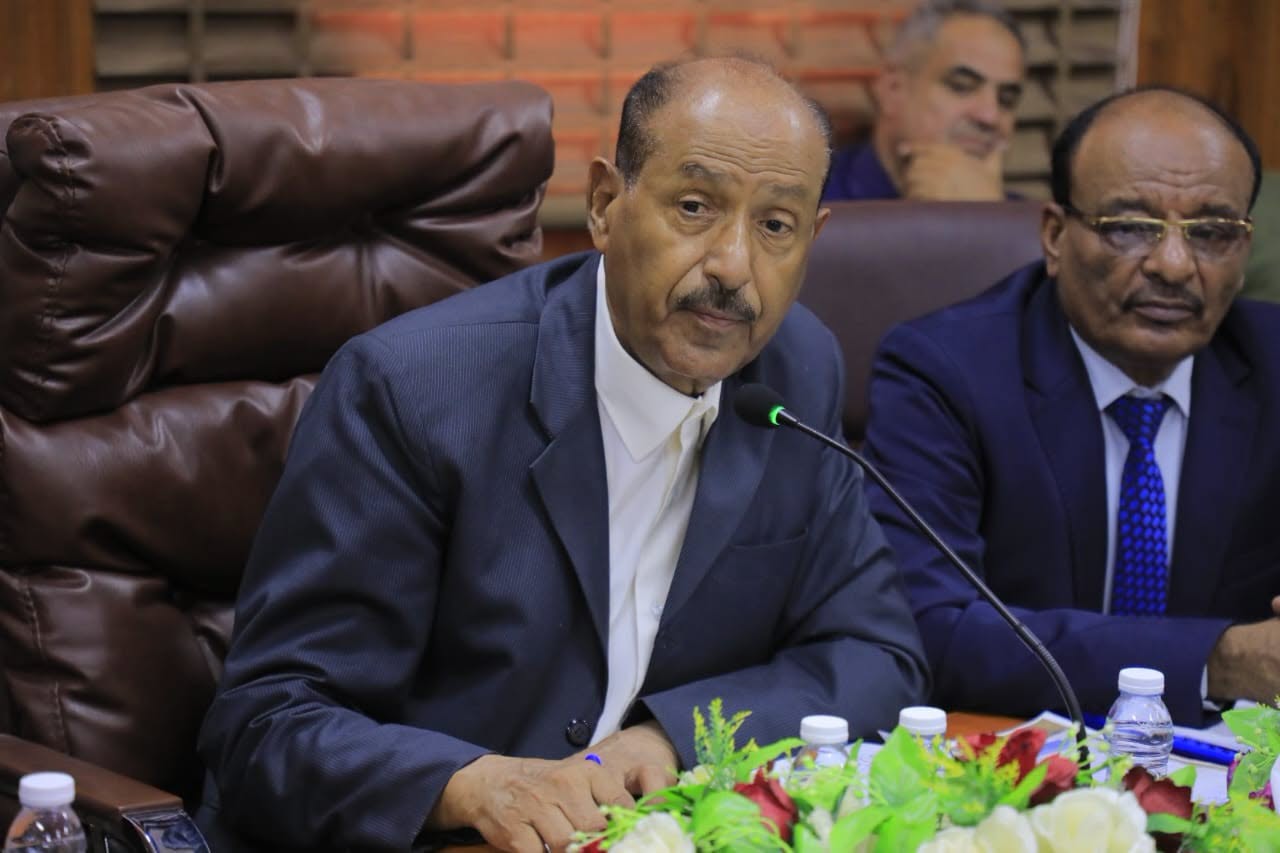 تنفيذي وادي وصحراء حضرموت يناقش الأوضاع الأمنية والخدمية ويستعرض تقارير أداء عدد من المكاتب والمديريات تنفيذي وادي وصحراء حضرموت يناقش الأوضاع الأمنية والخدمية ويستعرض تقارير أداء عدد من المكاتب والمديريات