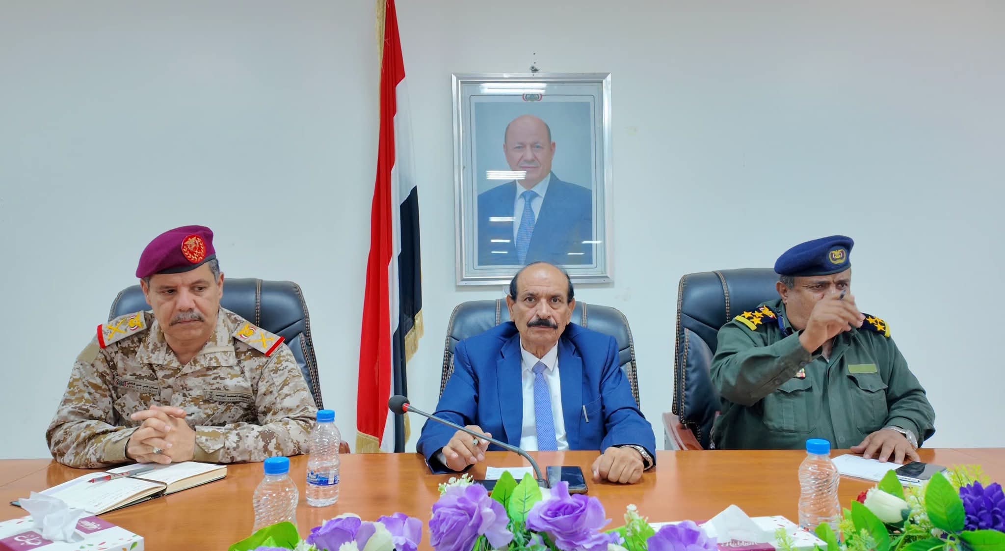 اللجنة الأمنية بشبوة تقف أمام مستجدات الأوضاع وتشدد على رفع الجاهزية واليقظة الأمنية اللجنة الأمنية بشبوة تقف أمام مستجدات الأوضاع وتشدد على رفع الجاهزية واليقظة الأمنية