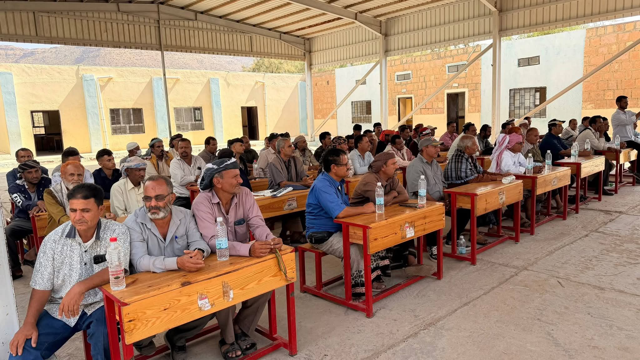 وجهاء الضالع والأزارق والحصين وقعطبة يؤكدون دعم الأمن والاستقرار ورفض الفوضى - وجهاء الضالع والأزارق والحصين وقعطبة يؤكدون دعم الأمن والاستقرار ورفض الفوضى -