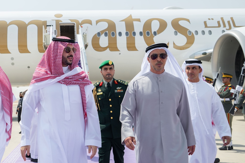 وزير الدفاع السعودي يستقبل نائب الرئيس الإماراتي في الرياض - وزير الدفاع السعودي يستقبل نائب الرئيس الإماراتي في الرياض -