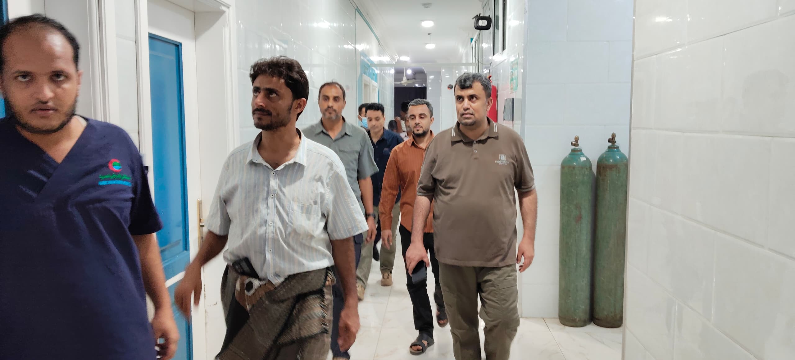 مدير دائرة الخدمات الطبية للمقاومة الوطنية يتفقد جرحى القوات المسلحة ويطلع على أوضاعهم الصحية - مدير دائرة الخدمات الطبية للمقاومة الوطنية يتفقد جرحى القوات المسلحة ويطلع على أوضاعهم الصحية -