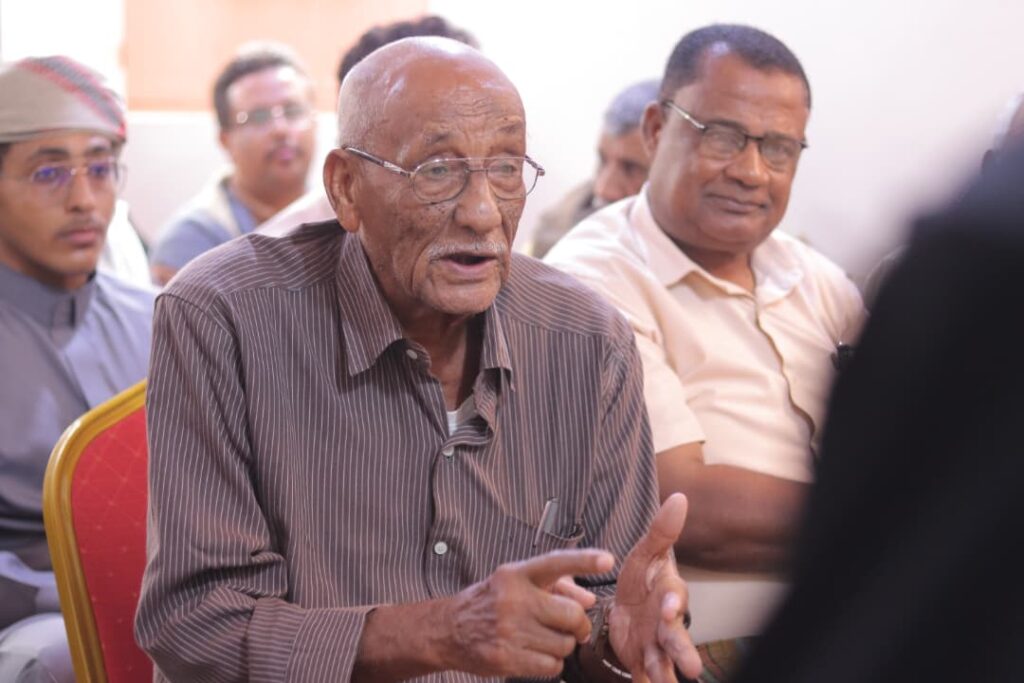 أصبوحة ثقافية بالشحر تحتفي بكتاب «الدرّ كامن» وتجربة الكاتبة منى شماخ أصبوحة ثقافية بالشحر تحتفي بكتاب «الدرّ كامن» وتجربة الكاتبة منى شماخ