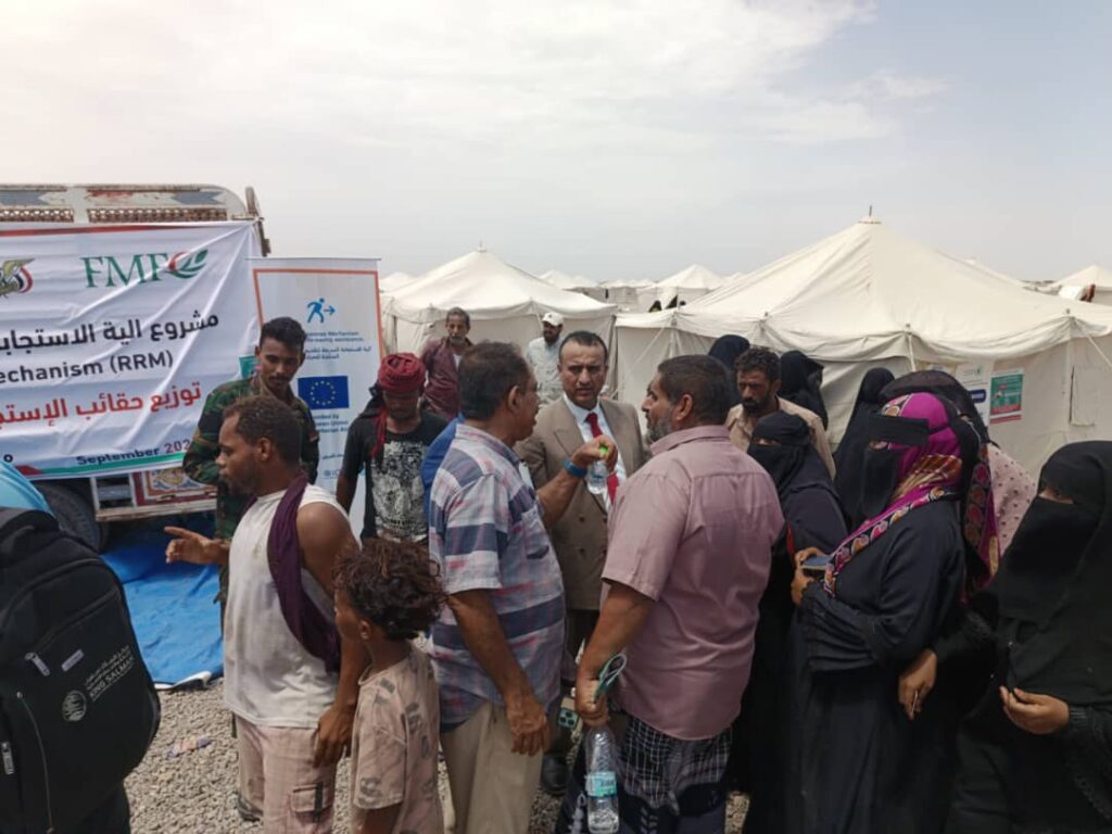 رئيس مجلس المستقبل الجنوبي بالعاصمة عدن يتفقد أحوال النازحين القادمين من المخا وباب المندب رئيس مجلس المستقبل الجنوبي بالعاصمة عدن يتفقد أحوال النازحين القادمين من المخا وباب المندب