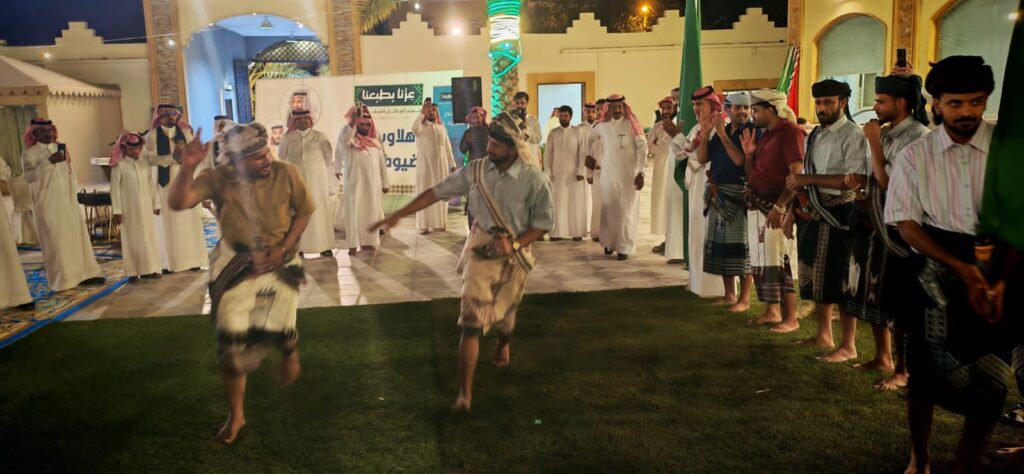 بحضور «الشرح البيضاني».. الجالية اليمنية بمنطقة تبوك تشارك قبائل يام احتفالات اليوم الوطني السعودي "صور" بحضور «الشرح البيضاني».. الجالية اليمنية بمنطقة تبوك تشارك قبائل يام احتفالات اليوم الوطني السعودي "صور"