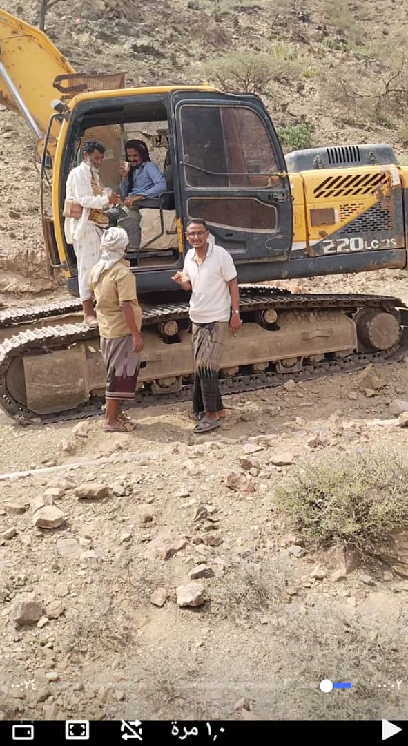 في قلب الجبل بدأت الحكاية.. مشروع عقبة المختبئ في الكُرَهِيّة بمديرية حبيل جبر يحوّل الصخور والعوائق إلى طريق أكثر انسيابية - في قلب الجبل بدأت الحكاية.. مشروع عقبة المختبئ في الكُرَهِيّة بمديرية حبيل جبر يحوّل الصخور والعوائق إلى طريق أكثر انسيابية -