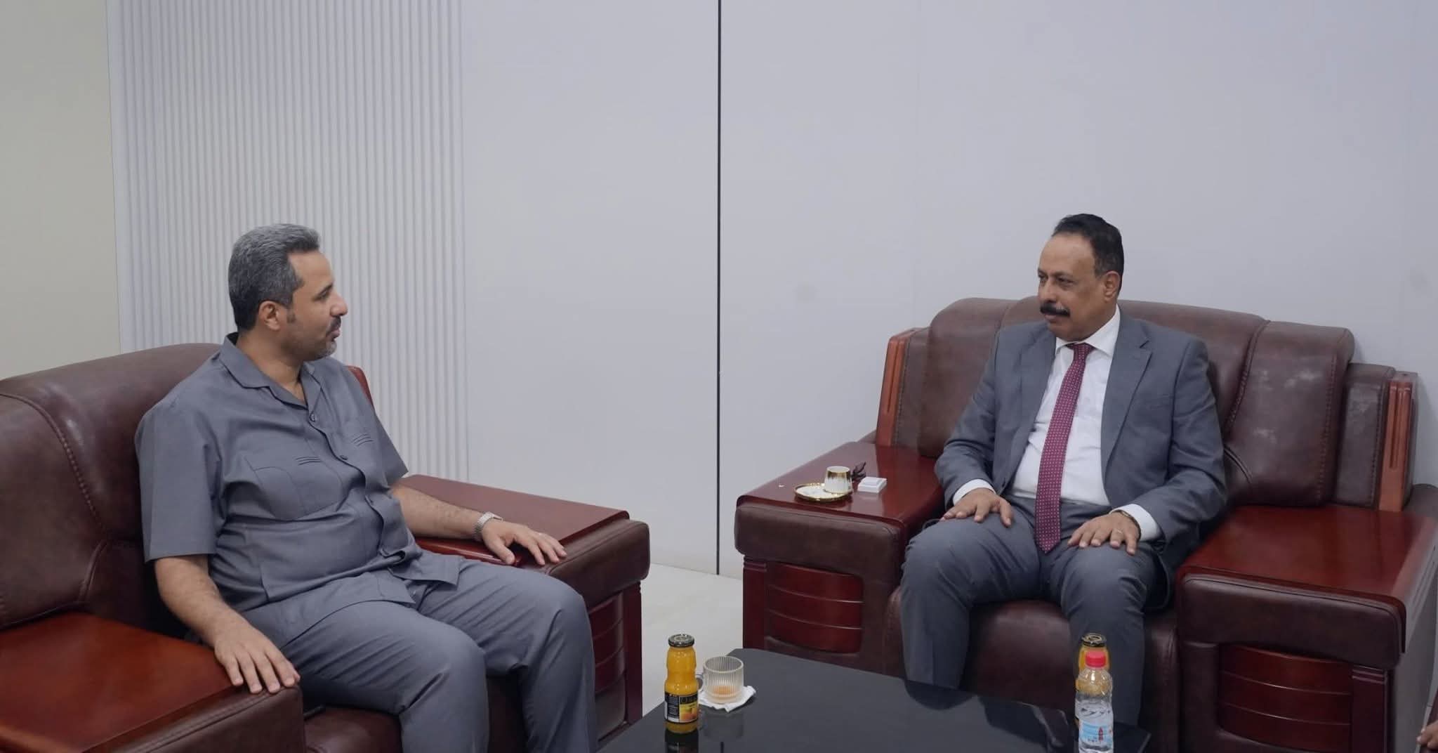 أسبوع حافل بالملفات..الحالمي يطرق أبواب الوزارات ويدفع باحتياجات لحج نحو المعالجة - أسبوع حافل بالملفات..الحالمي يطرق أبواب الوزارات ويدفع باحتياجات لحج نحو المعالجة -