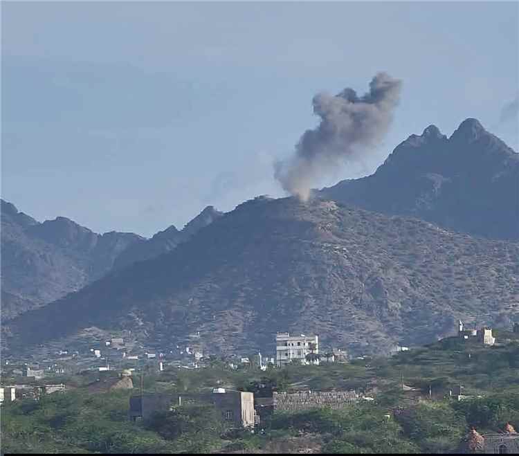 غارات جوية تستهدف خنادق وتحصينات مليشـ,ـيا الحـ,ـوثي في جبل الصيبارة بالوازعية غارات جوية تستهدف خنادق وتحصينات مليشـ,ـيا الحـ,ـوثي في جبل الصيبارة بالوازعية