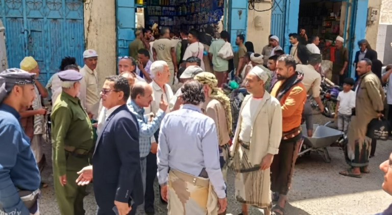 نيابة الصناعة والتجارة بتعز تنفذ حملة ميدانية لضبط الأسواق ومكافحة الاحتكار - نيابة الصناعة والتجارة بتعز تنفذ حملة ميدانية لضبط الأسواق ومكافحة الاحتكار -