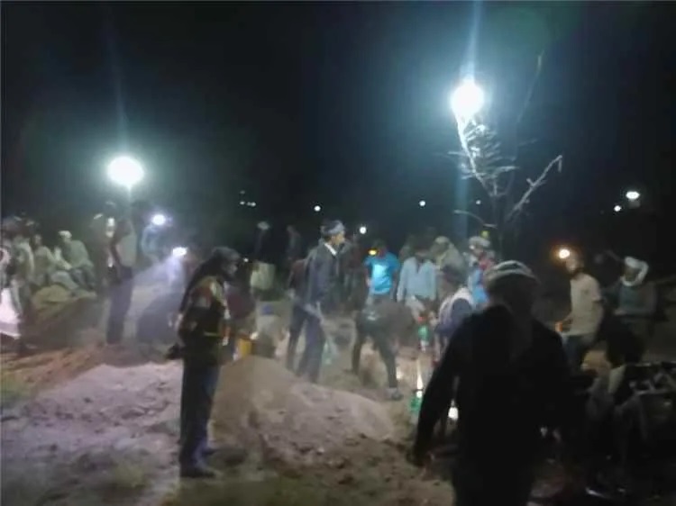 انفجار أسطوانة غاز يودي بحياة امرأتين وخمسة أطفال في مريس الضالع انفجار أسطوانة غاز يودي بحياة امرأتين وخمسة أطفال في مريس الضالع