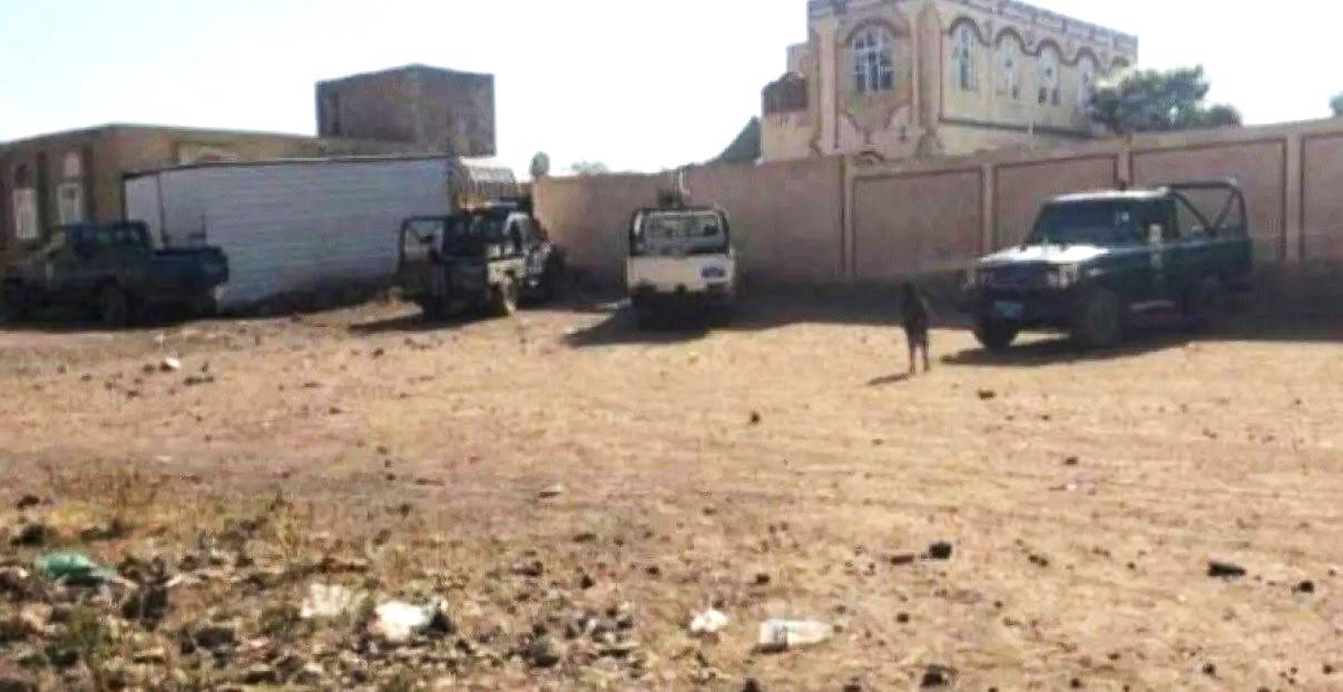 الحوثيون يلاحقون سكان صنعاء على خلفية معارك تعز - الحوثيون يلاحقون سكان صنعاء على خلفية معارك تعز -