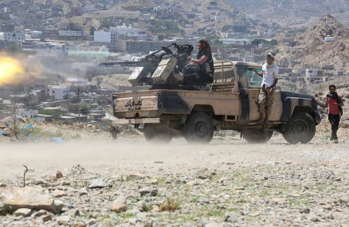 الحوثيون يلاحقون سكان صنعاء على خلفية معارك تعز - الحوثيون يلاحقون سكان صنعاء على خلفية معارك تعز -