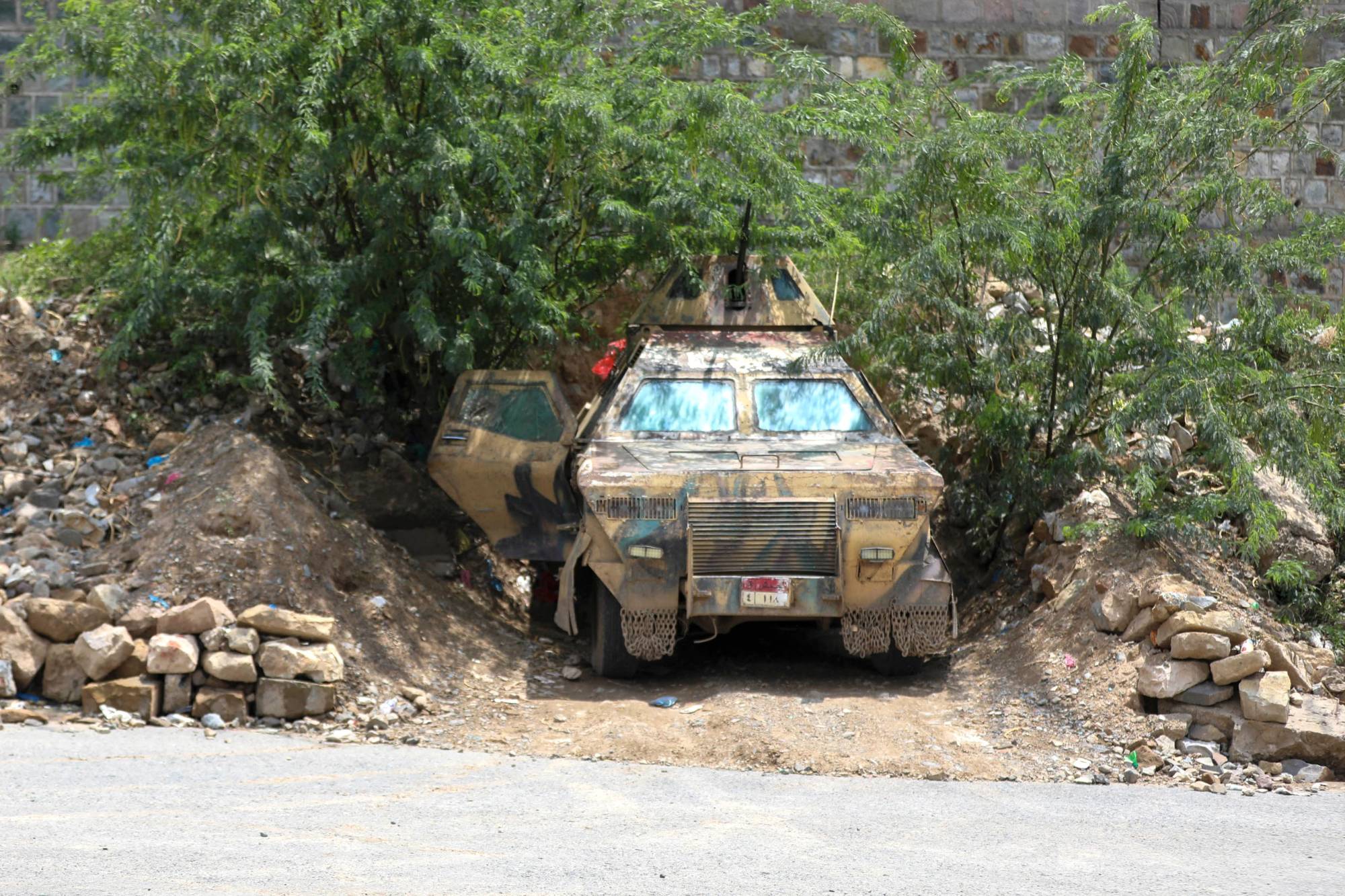 ضغط حوثي يعزل تعز عن أريافها الجنوبية وسط مقاومة شرسة ضغط حوثي يعزل تعز عن أريافها الجنوبية وسط مقاومة شرسة