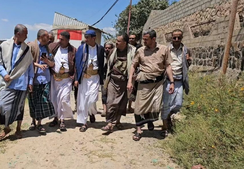 الحوثيون يلاحقون الاتصالات ويوسعون شبكات التجسس جنوب تعز - الحوثيون يلاحقون الاتصالات ويوسعون شبكات التجسس جنوب تعز -
