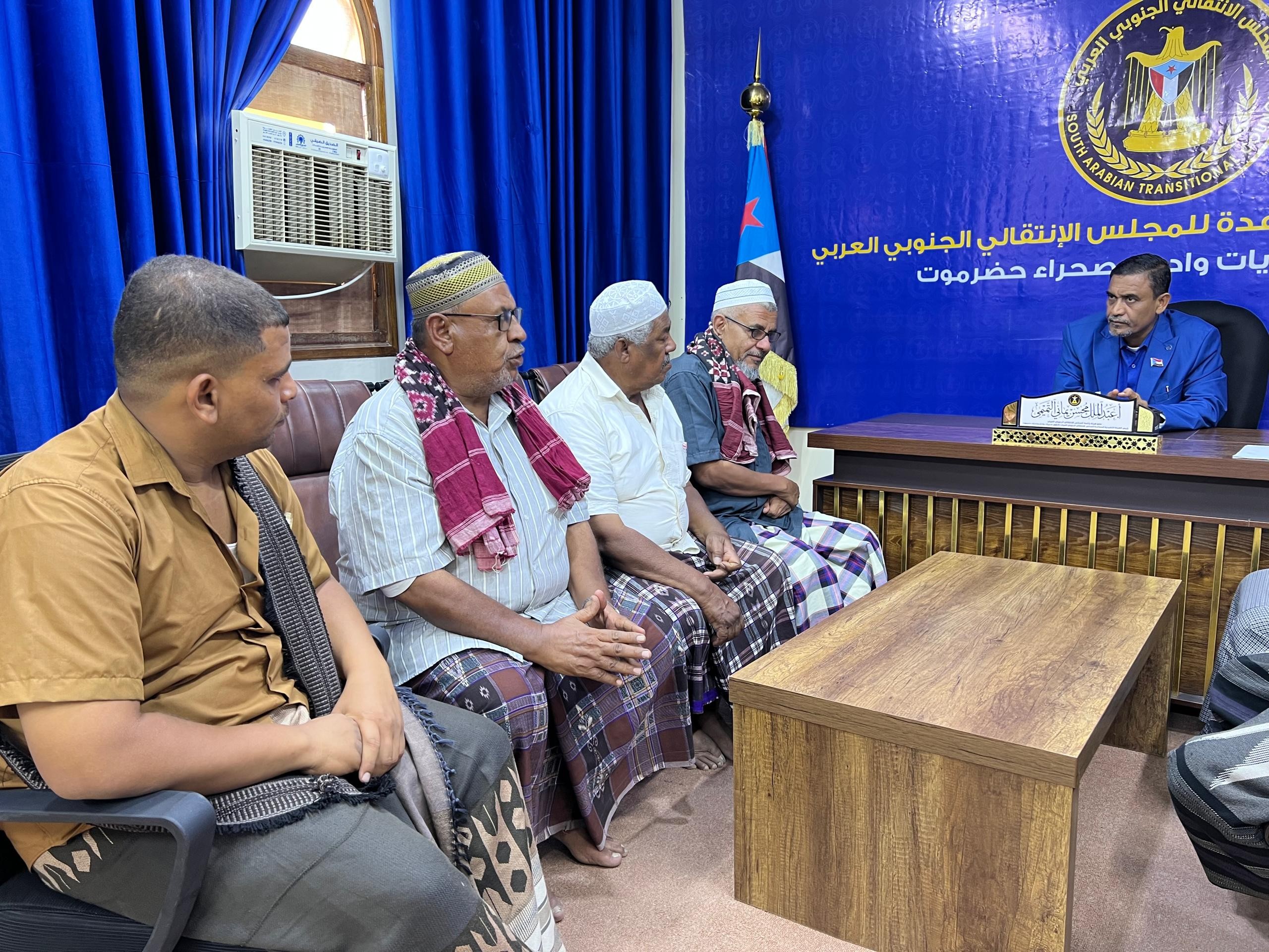 التميمي يلتقي مقدم حافة القطن لمناقشة التحضيرات للمطلع السنوي والزواج الجماعي التميمي يلتقي مقدم حافة القطن لمناقشة التحضيرات للمطلع السنوي والزواج الجماعي