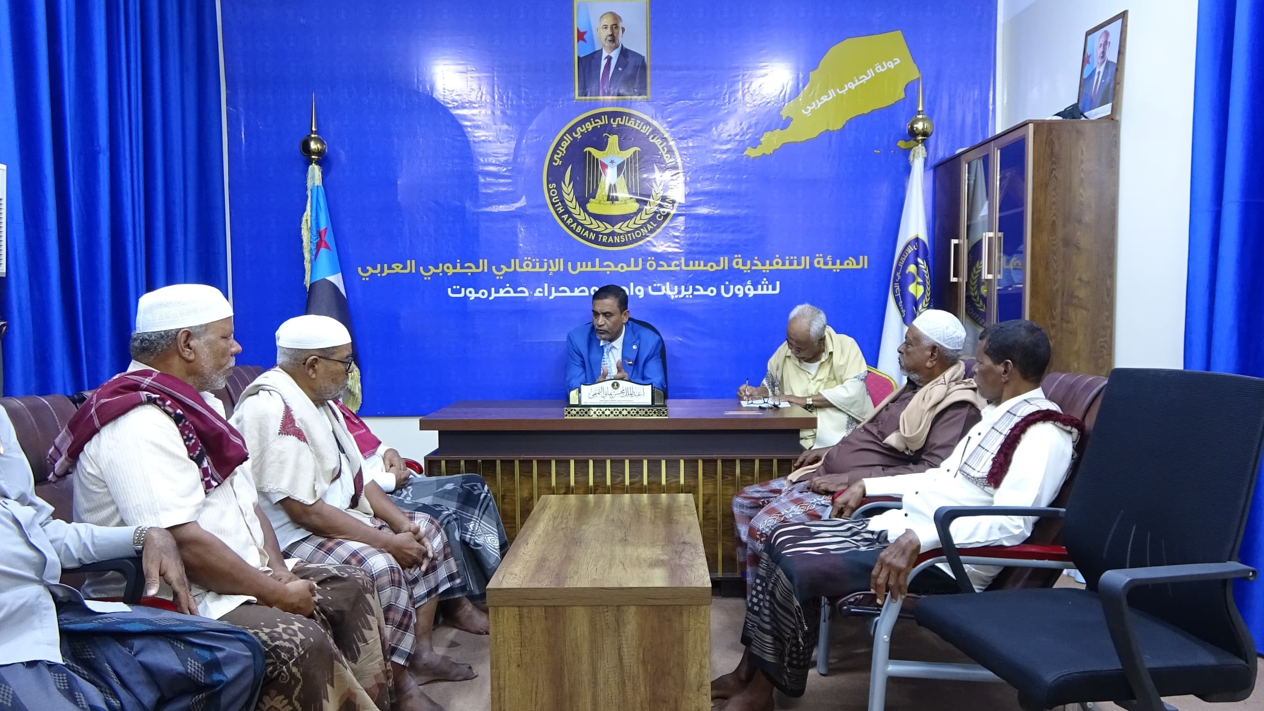 التميمي يلتقي حافة تاربة البلاد للألعاب الشعبية ويؤكد دعم الهيئة للأنشطة التراثية بحضرموت التميمي يلتقي حافة تاربة البلاد للألعاب الشعبية ويؤكد دعم الهيئة للأنشطة التراثية بحضرموت