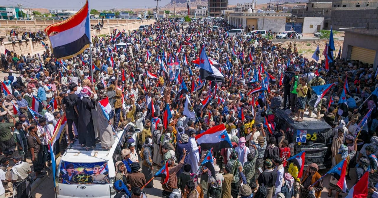 تلبية لدعوة الرئيس الزُبيدي.. أبناء شبوة يحتشدون في مليونية التعبئة الشعبية العامة احتفاءً بذكرى ثورة 14 أكتوبر تلبية لدعوة الرئيس الزُبيدي.. أبناء شبوة يحتشدون في مليونية التعبئة الشعبية العامة احتفاءً بذكرى ثورة 14 أكتوبر