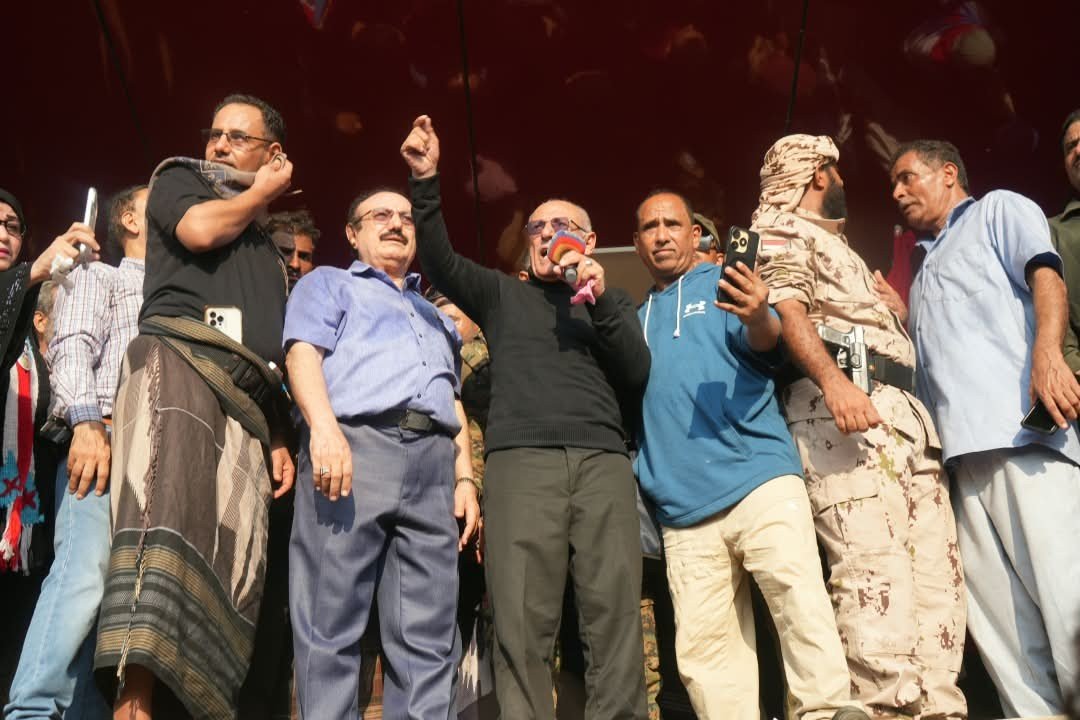 بمناسبة الذكرى الـ63 لثورة 14 أكتوبر المجيدة.. العاصمة عدن تشهد حشدًا جماهيريًا كبيرًا في «مليونية التعبئة الشعبية للدفاع عن الجنوب» بمناسبة الذكرى الـ63 لثورة 14 أكتوبر المجيدة.. العاصمة عدن تشهد حشدًا جماهيريًا كبيرًا في «مليونية التعبئة الشعبية للدفاع عن الجنوب»
