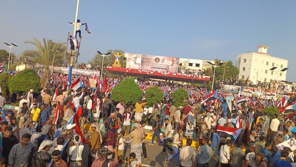 كلمة الأمين العام أمام الحشود الجماهيرية في مليونية التعبئة الشعبية للدفاع عن الجنوب بالعاصمة عدن كلمة الأمين العام أمام الحشود الجماهيرية في مليونية التعبئة الشعبية للدفاع عن الجنوب بالعاصمة عدن