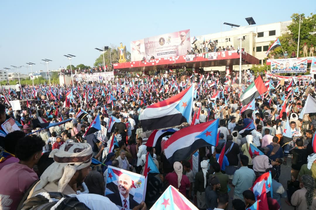 كلمة الأمين العام أمام الحشود الجماهيرية في مليونية التعبئة الشعبية للدفاع عن الجنوب بالعاصمة عدن كلمة الأمين العام أمام الحشود الجماهيرية في مليونية التعبئة الشعبية للدفاع عن الجنوب بالعاصمة عدن