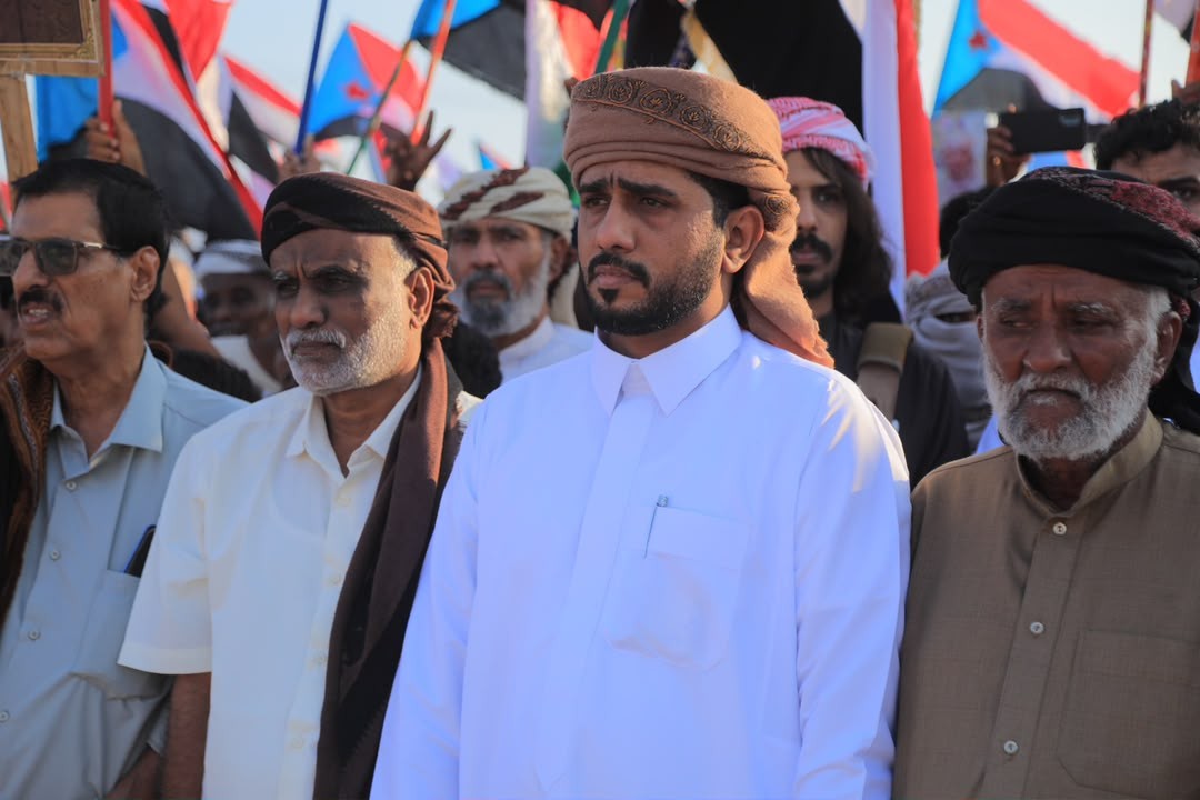 تلبية لدعوة الرئيس الزُبيدي.. المهرة تحتفي بالذكرى الـ63 لثورة 14 أكتوبر المجيدة بفعالية جماهيرية حاشدة تلبية لدعوة الرئيس الزُبيدي.. المهرة تحتفي بالذكرى الـ63 لثورة 14 أكتوبر المجيدة بفعالية جماهيرية حاشدة