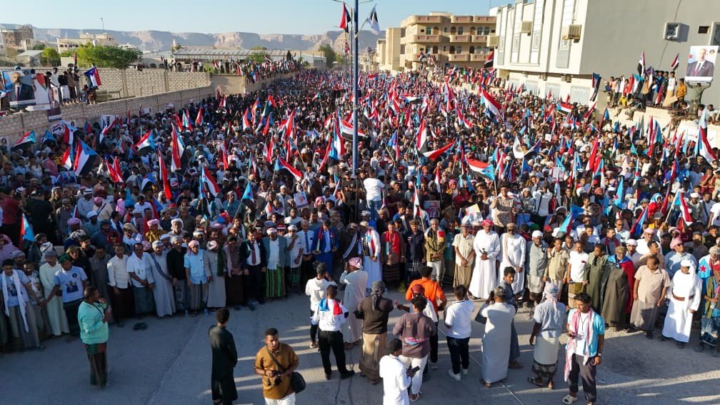 تلبية لدعوة الرئيس الزُبيدي.. سيئون تحتضن مليونية التعبئة الشعبية العامة للدفاع عن الجنوب وقضيته الوطنية في الذكرى الـ63 لثورة 14 أكتوبر تلبية لدعوة الرئيس الزُبيدي.. سيئون تحتضن مليونية التعبئة الشعبية العامة للدفاع عن الجنوب وقضيته الوطنية في الذكرى الـ63 لثورة 14 أكتوبر