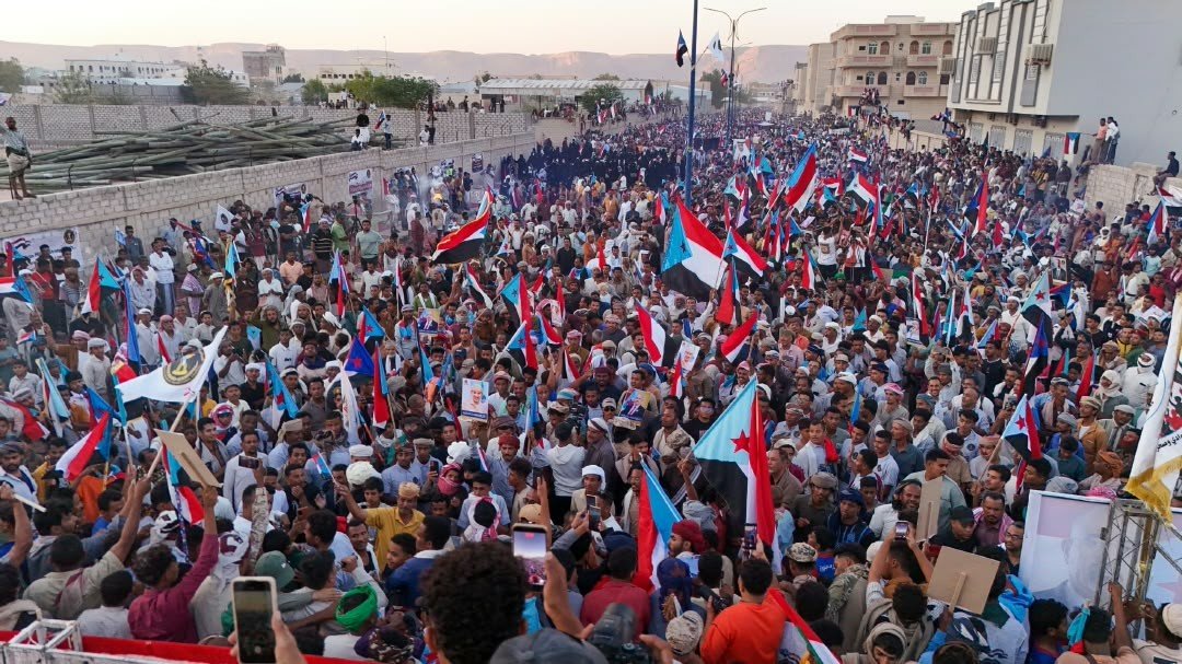تلبية لدعوة الرئيس الزُبيدي.. سيئون تحتضن مليونية التعبئة الشعبية العامة للدفاع عن الجنوب وقضيته الوطنية في الذكرى الـ63 لثورة 14 أكتوبر تلبية لدعوة الرئيس الزُبيدي.. سيئون تحتضن مليونية التعبئة الشعبية العامة للدفاع عن الجنوب وقضيته الوطنية في الذكرى الـ63 لثورة 14 أكتوبر