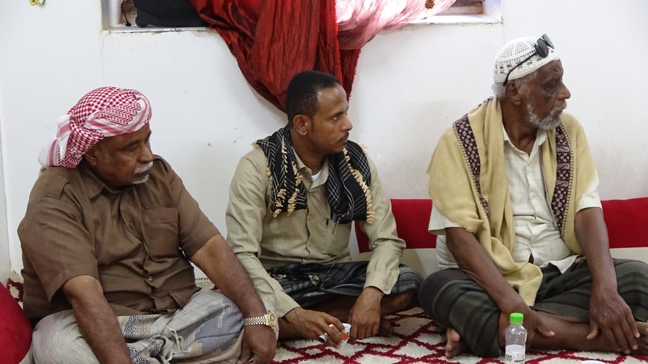 التميمي يقدم واجب العزاء لأسرة الفنان الراحل حسن صالح باحشوان في تريم التميمي يقدم واجب العزاء لأسرة الفنان الراحل حسن صالح باحشوان في تريم