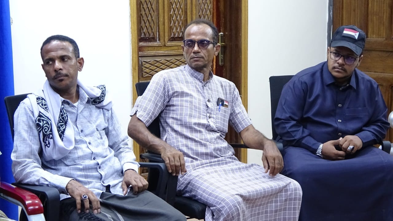 التميمي يلتقي رئيسي تنفيذيتي انتقالي شبام ورخية ويطلع على سير التسجيل في التعبئة العامة التميمي يلتقي رئيسي تنفيذيتي انتقالي شبام ورخية ويطلع على سير التسجيل في التعبئة العامة